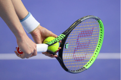 16-летняя Лютова в дебюте WTA разгромила соперницу
