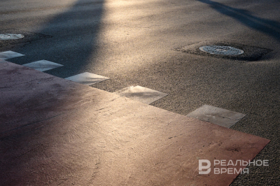 На улицах Казани обновляют пешеходную и велоразметку