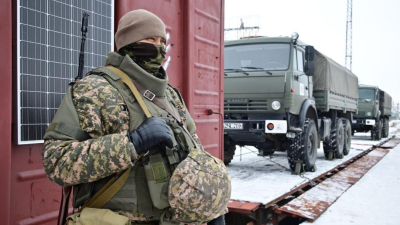 В Щучинске презентовали специальный вагон сопровождения воинских грузов