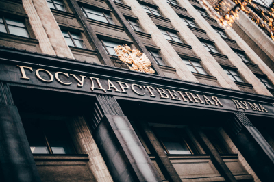 Депутат Камнев предложил блокировать переводы при онлайн-кредитах