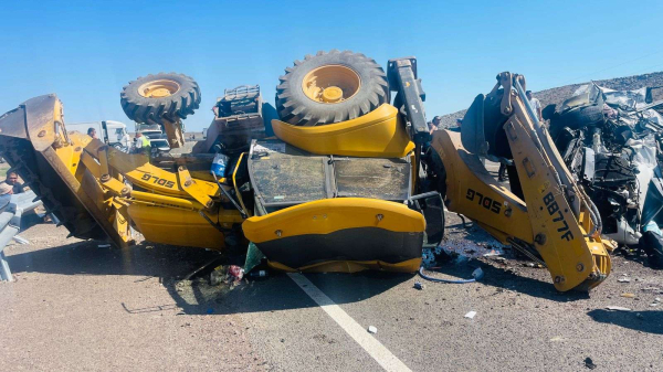 На юге Казахстана в ДТП с участием внедорожника и автобуса погибли 10 человек