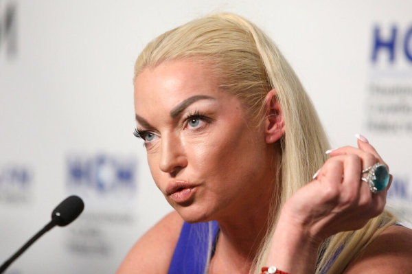 Волочкова резко ответила SHAMANу за отказ в дуэте и сравнила себя с Кабалье