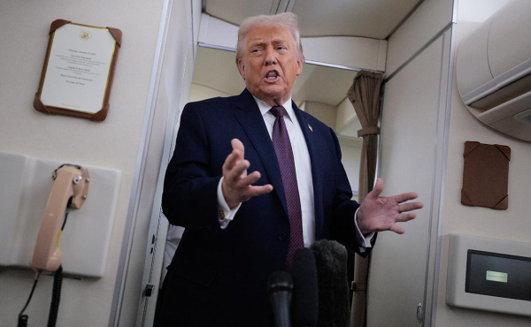 Трамп заявил, что Китай &laquo;полностью захватывает&raquo; Канаду