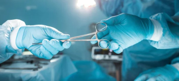 Сложнейшую операцию по имплантации искусственного бедра провели в Алматы