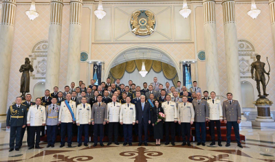 Орден &quot;Айбын&quot; и звание генерал-майор полиции получили от президента служители правопорядка Атырауской области