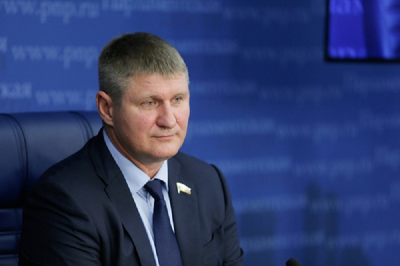 Шеремет назвал заявления Макрона о недопустимости капитуляции Киева ахинеей&nbsp;