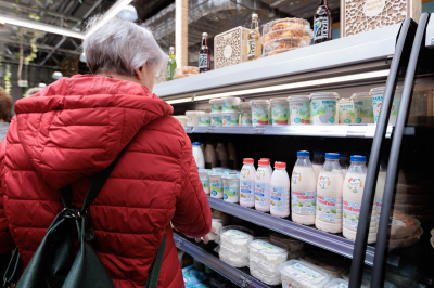 РБК: Продуктовый ретейл впервые после пандемии столкнулся с&nbsp;падением посещаемости