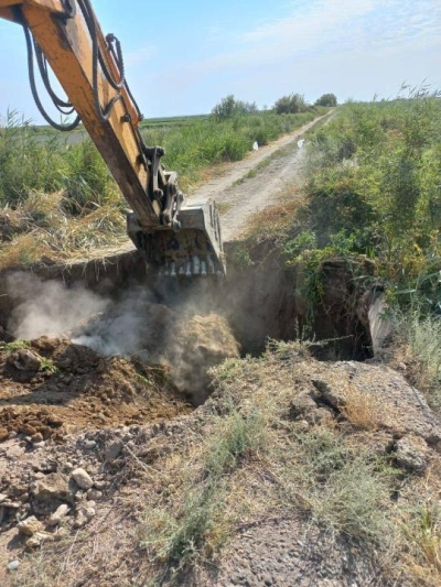 Восстановление дамбы канала 2Р-1 в Шардаринском районе