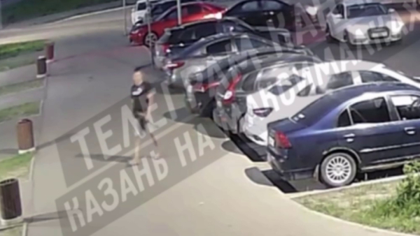 Мужчина открыл стрельбу из автомата во дворе ЖК в Высокой Горе - видео 17/05/2026 &ndash; Новости