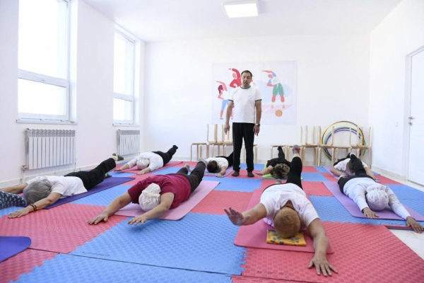 Пенсионеры начали массово заниматься пилатесом в Астане