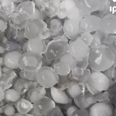 Крупный град обрушился на Апастовский район РТ: лед перебил зелень на дачах (ВИДЕО)