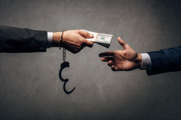 Главы двух управлении акимата Туркестанской области задержаны по подозрению в коррупции