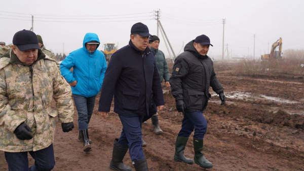 Бозумбаев проверил противопаводковые работы в Акмолинской области