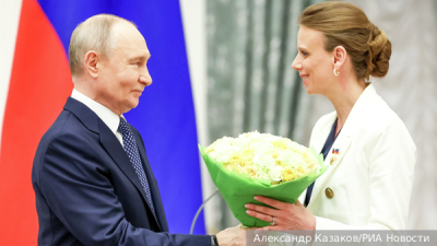 ФСБ раскрыла масштабный взлом спецслужбами Запада смартфонов чиновников России