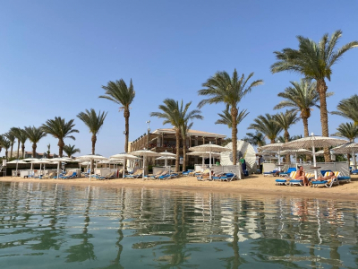 Покинувшие Дубай туристы из РФ хлынули на курорты трех стран: названы лидеры спроса