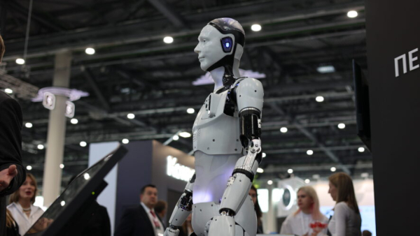 Школьники разработали систему безопасности для роботов на олимпиаде в Казани 17/04/2026 &ndash; Новости