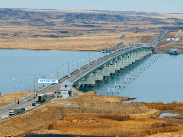 Самый длинный мост в стране открыли на Бухтарминском водохранилище