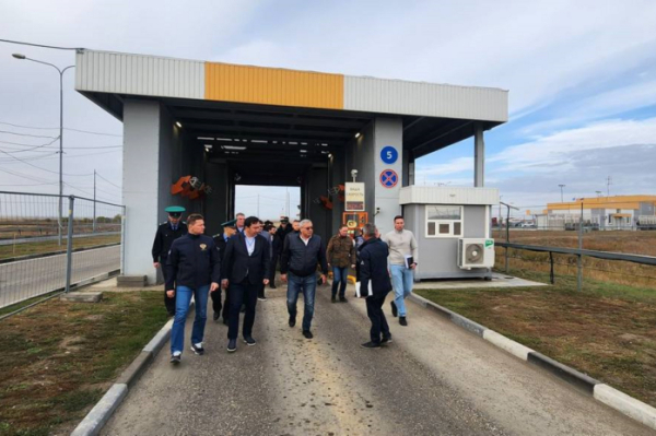 Перенесены сроки модернизации автомобильных пунктов пропуска на границе Казахстана и России