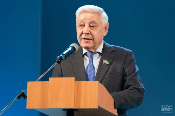 Мухаметшин поздравил татарстанцев с Днем воссоединения Крыма и Севастополя с Россией