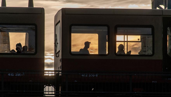 Составителя поездов зажало между вагонами в Павлодарской области