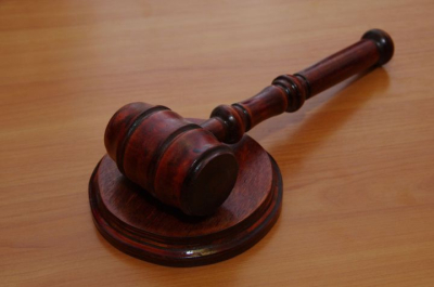 Угрожал соседям и ударил полицейского: челнинец получил условный срок