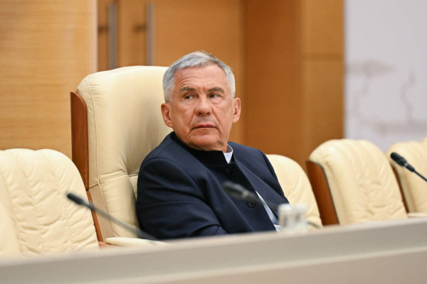 Минниханов призвал ученых &laquo;выходить из стен лаборатории&raquo;