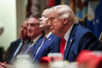 Трамп объявил о&nbsp;заключении сделки с&nbsp;Ираном &ndash; цены Brent рухнули ниже $84 за&nbsp;баррель