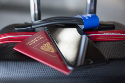 Депутат Тарбаев: россияне могут иметь сразу 2 действующих загранпаспорта