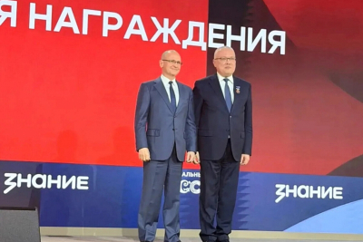 Губернатор Соколов получил высшую награду общества &laquo;Знание&raquo; из рук Кириенко