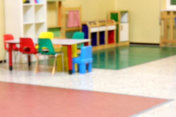 Дыры в полу, свисающие провода: родители жалуются на детский сад в Акмолинской области