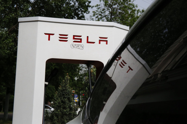 Саудовская Аравия обсуждает с Tesla строительство завода в стране