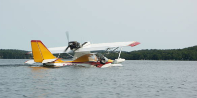 Самолет резко снизил высоту и съехал в водоем в Костанайской области