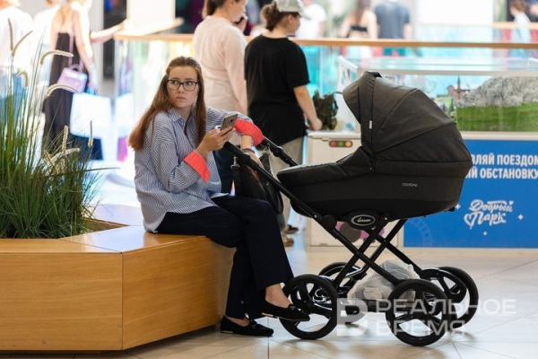 Послеродовую реабилитацию женщин хотят добавить в ОМС