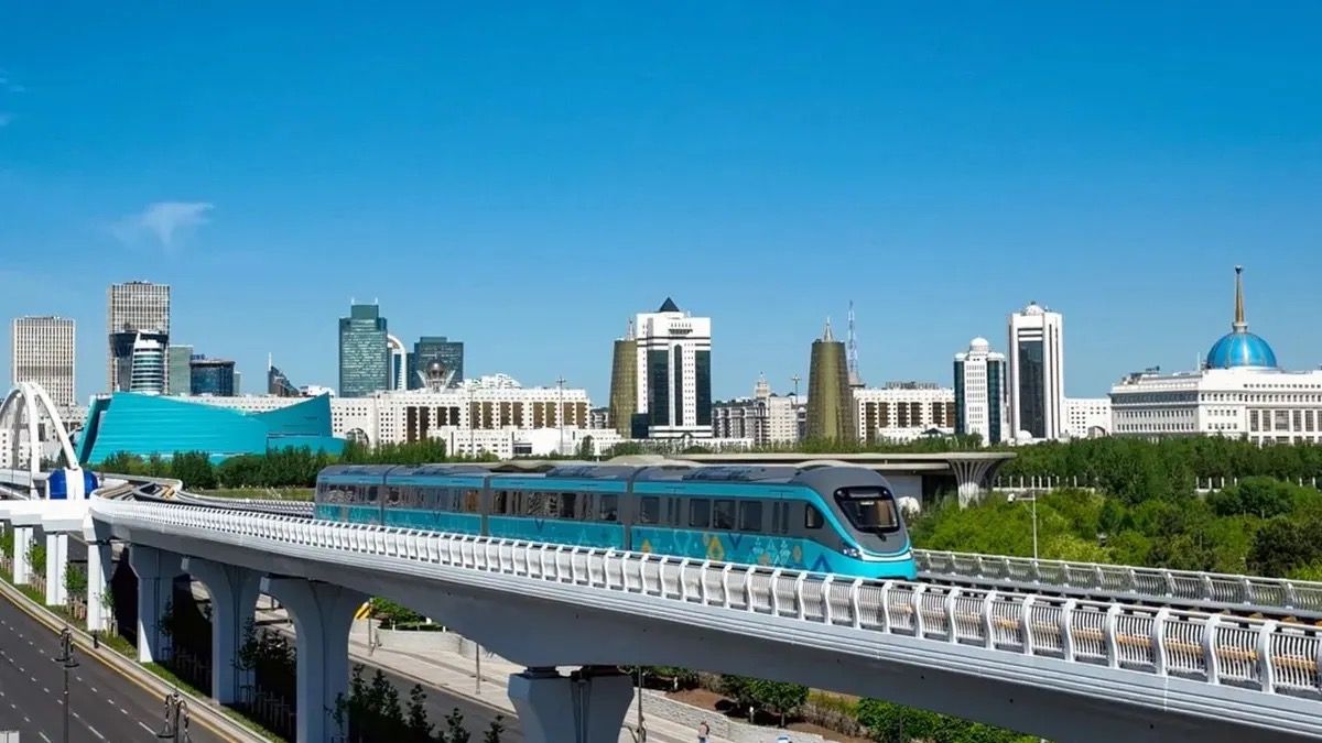 Пассажиропоток ЛРТ в Астане превысил 10 млн поездок