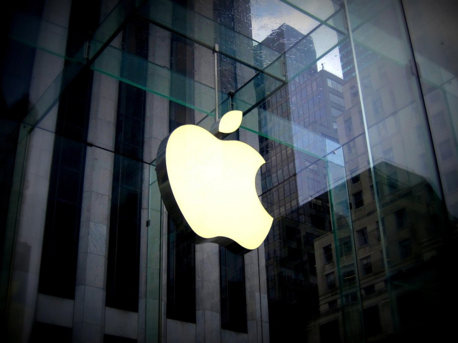 Сотрудник Apple сменил фамилию ради репутации