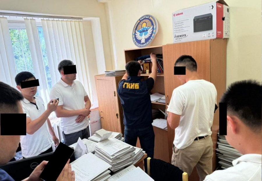 Судья обвиняется в сексуальных домогательствах к секретарю в Кыргызстане