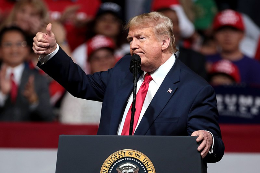 Рейтинг Трампа упал до 33%